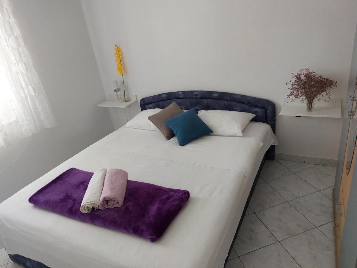 Apartments Markulincic Novalja Ngoại thất bức ảnh