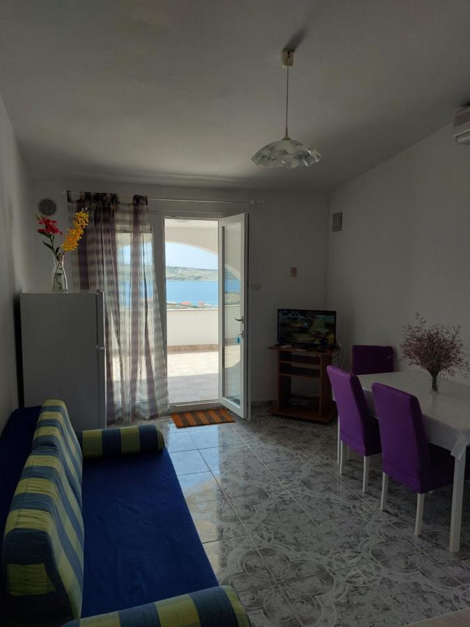 Apartments Markulincic Novalja Ngoại thất bức ảnh