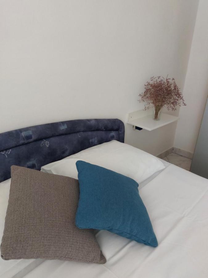 Apartments Markulincic Novalja Ngoại thất bức ảnh
