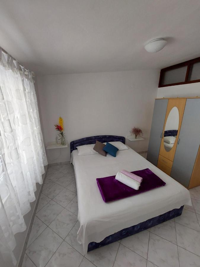 Apartments Markulincic Novalja Ngoại thất bức ảnh