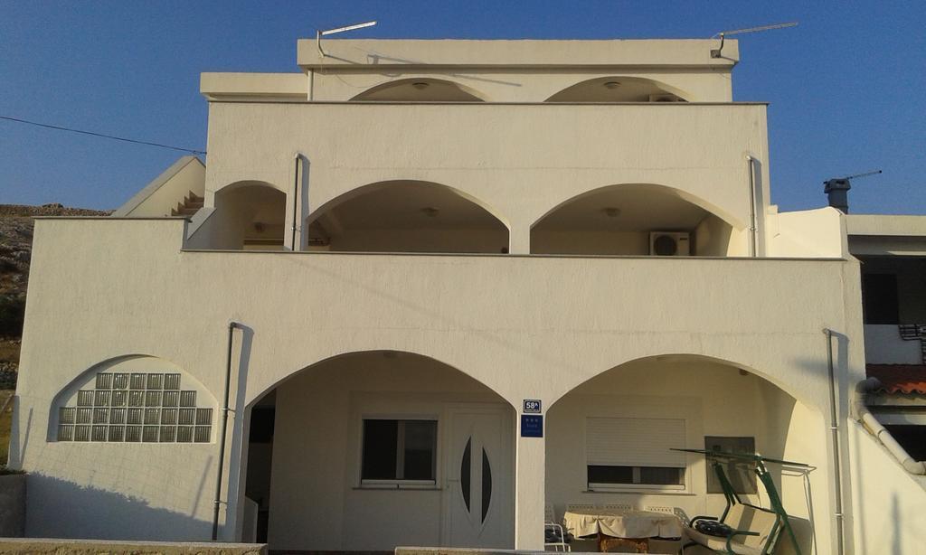 Apartments Markulincic Novalja Ngoại thất bức ảnh