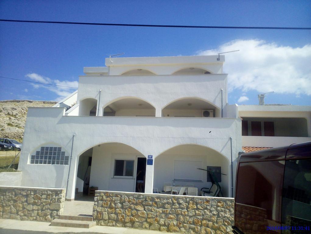 Apartments Markulincic Novalja Ngoại thất bức ảnh